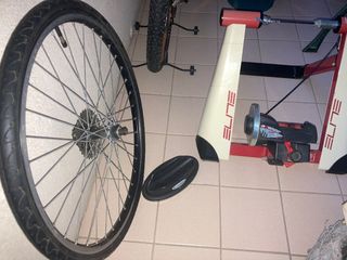 Rodillo bici marca Elite