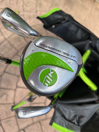 Bolsa y palos de golf para niños