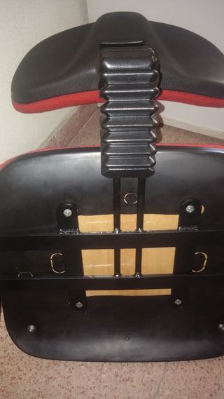 Silla roja de estudio