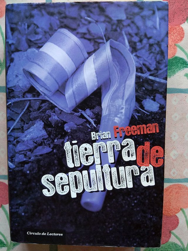 E7 Melania Mazzu Vita Harry Flashman halcón maltés