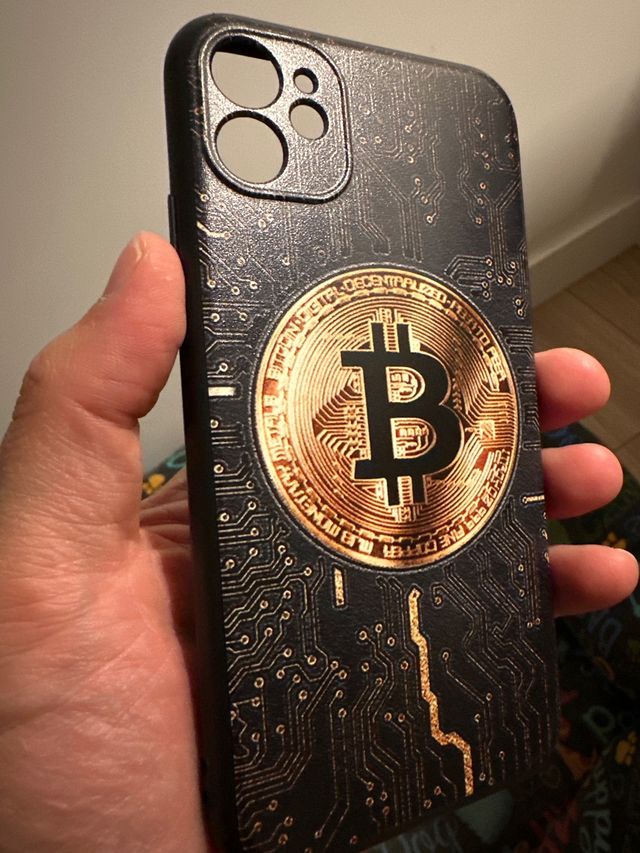 Funda de Bitcoin para Iphone11 como nuevo!!!