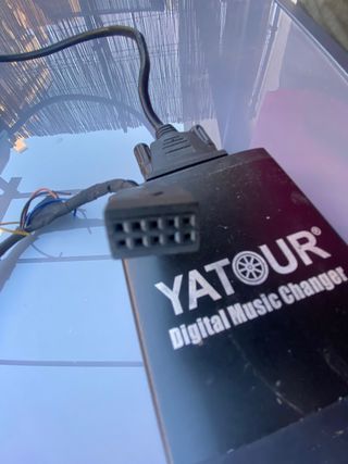 YATOUR YT-M06 Adaptador USB MP3 AUX SD