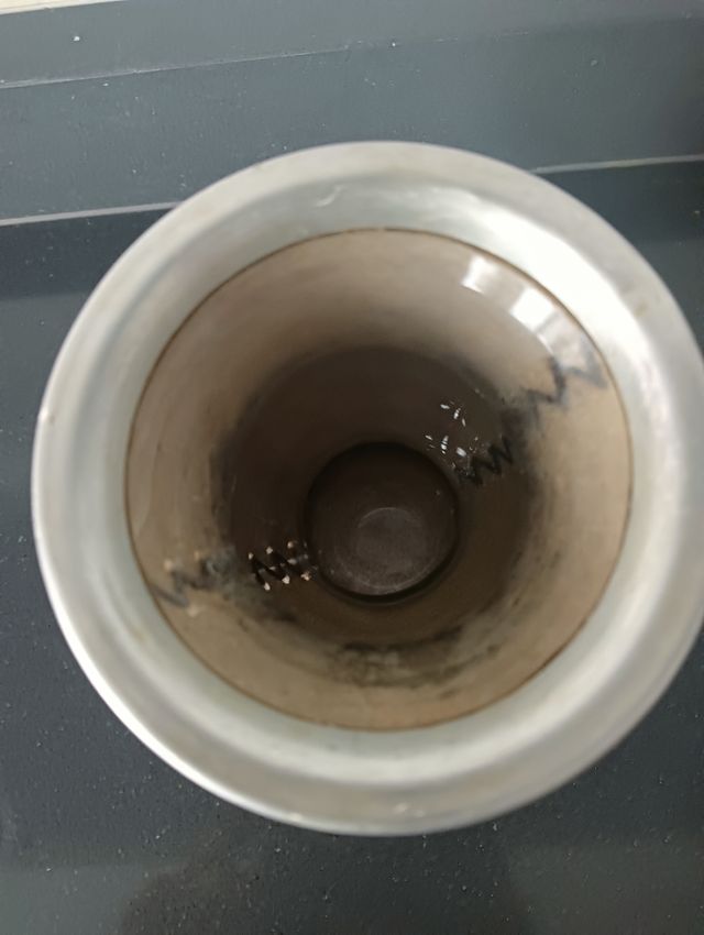 Mate de vidrio revestido, sin la bombilla.