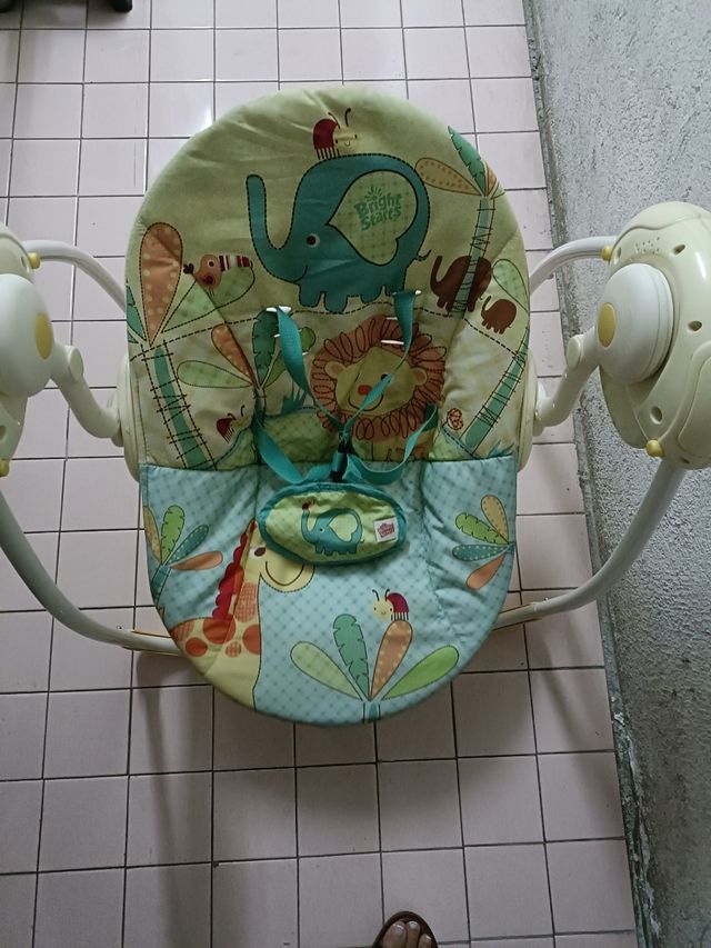 Hamaca bebé moví automático