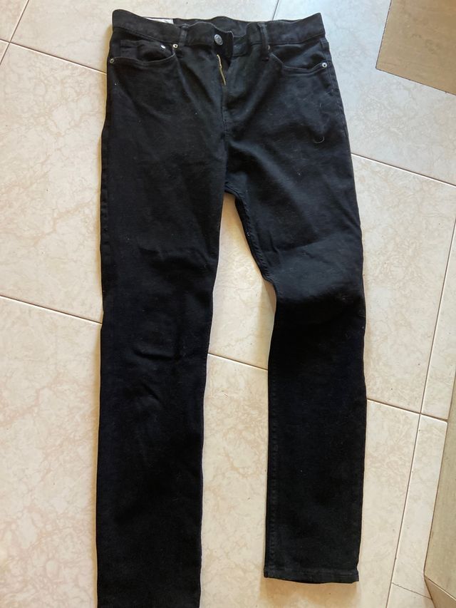 pantalones de hombre  negros de H&M