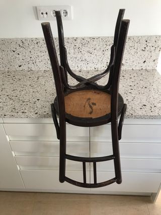 Antigua silla Thonet