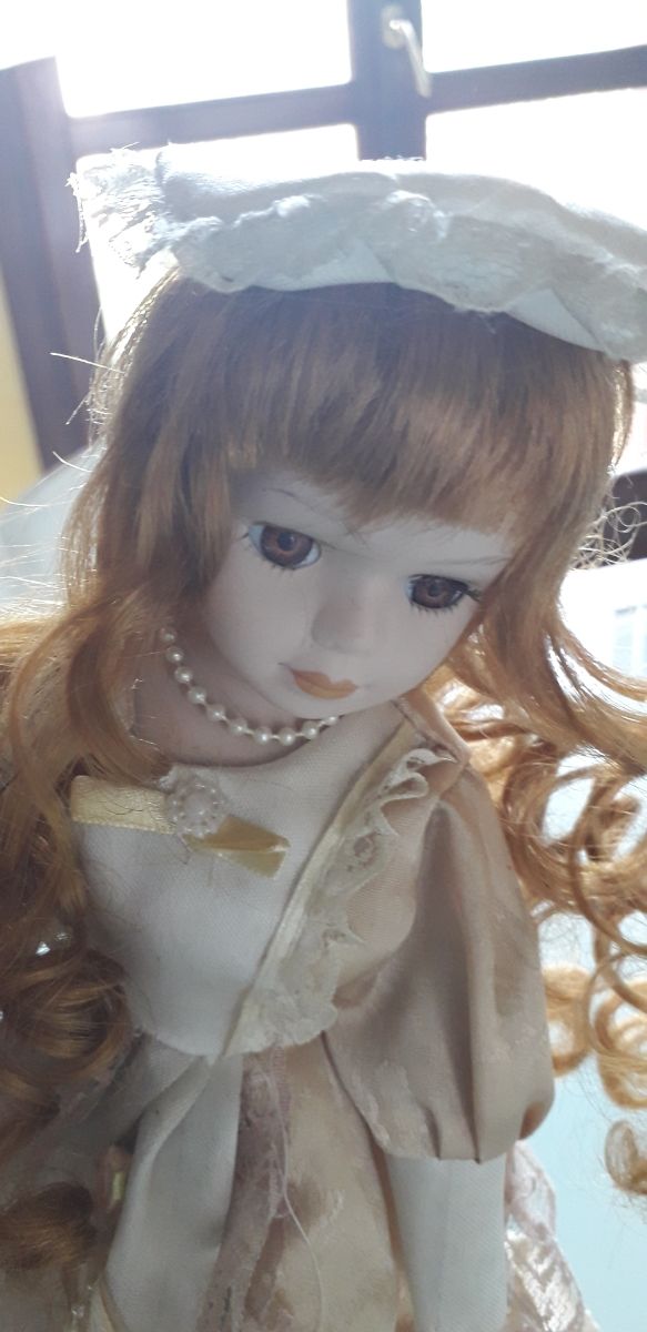 Bambola di porcellana 