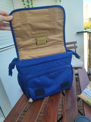 Cámara canon Eos 1300D +objetivo+mochila+cargador