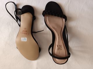 Sandalias negras de tacón