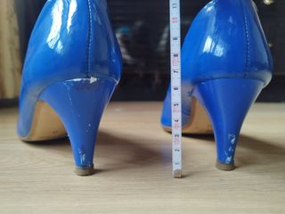 Peep toe charol azul