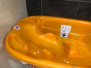 Bañera bebé con patas y termómetro