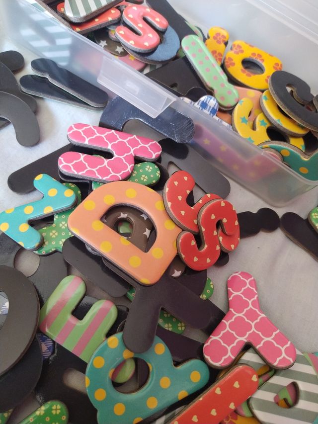 Abecedario o alfabeto magnético 100 piezas