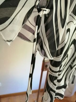 Blusa banca y negra