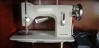 Máquina de coser wertheim