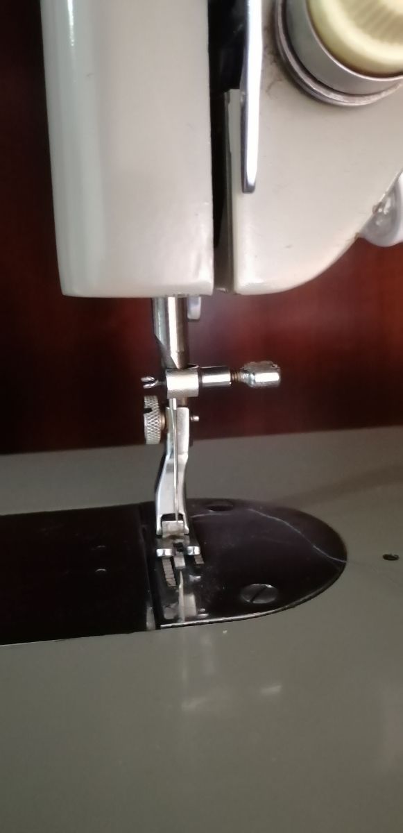 Máquina de coser wertheim 
