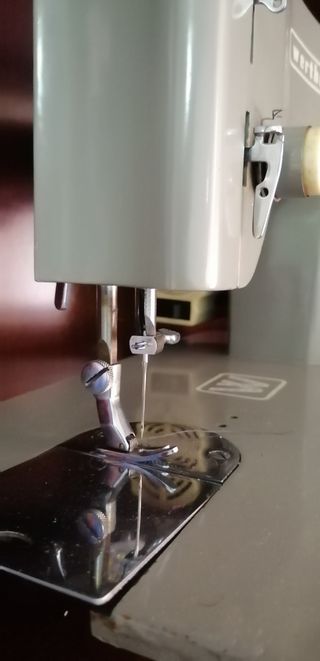 Máquina de coser wertheim