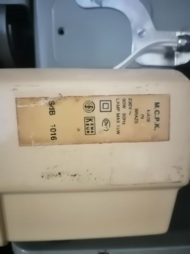 Máquina de coser wertheim 