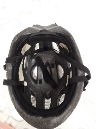 Casco para bicicleta.