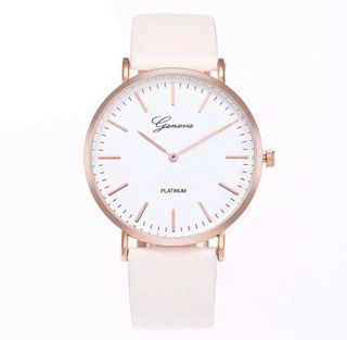 Reloj nuevo blanco