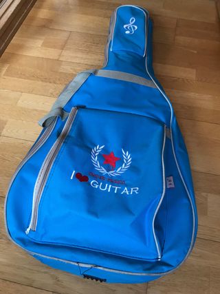 guitarra valencia con funda