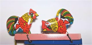 Juguete de metal réplica de Payá con 2 gallinas