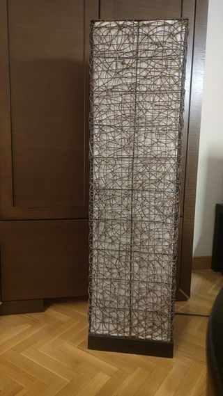 Preciosa lámpara de pie 120 cm alto