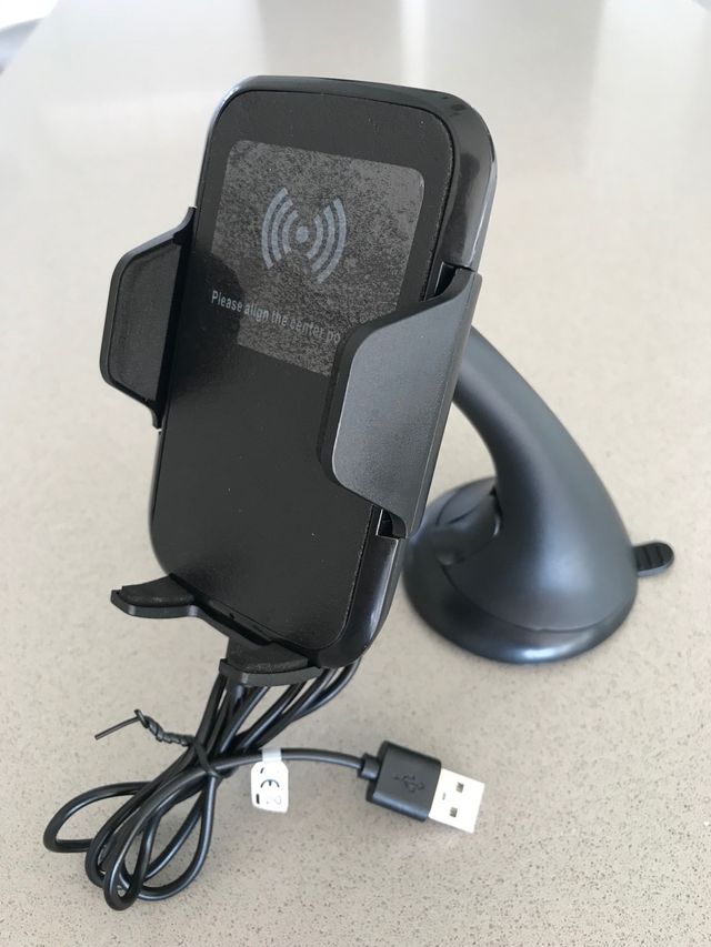 Suport per a smartphone amb carregador