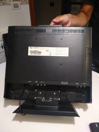 Televisión Schneider LCD