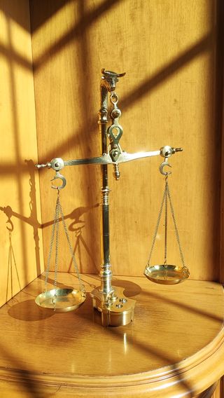 Báscula antigua de farmacia