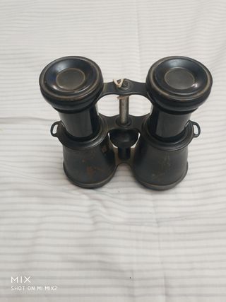 Binoculares antiguos.