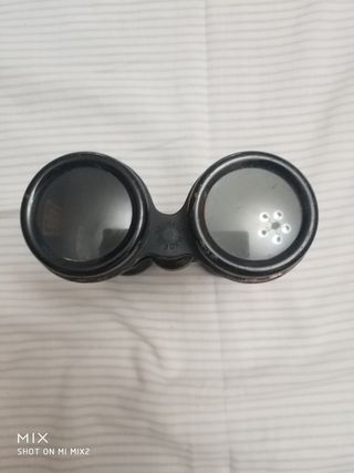 Binoculares antiguos.