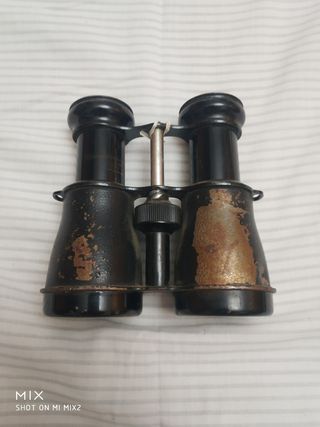 Binoculares antiguos.