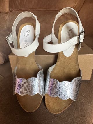 Sandalias de piel Mía Loé. Talla 38