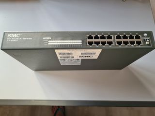 Switch 16 puertos SMC EZ1016DT