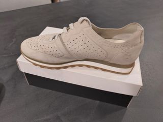 Zapatillas T. 41 casual beige
