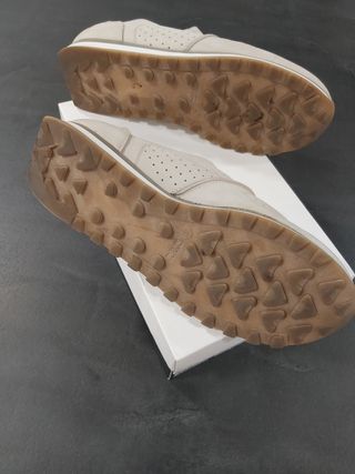 Zapatillas T. 41 casual beige