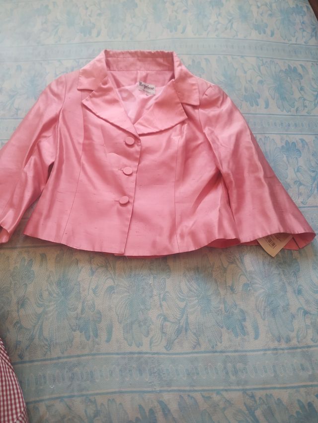 Traje de mujer de seda