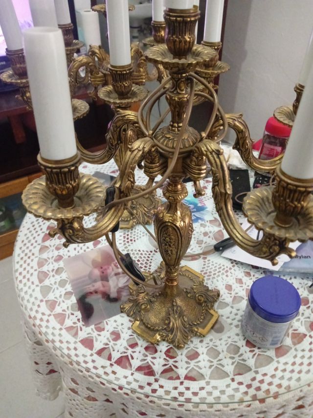 2 Candelabros de bronce