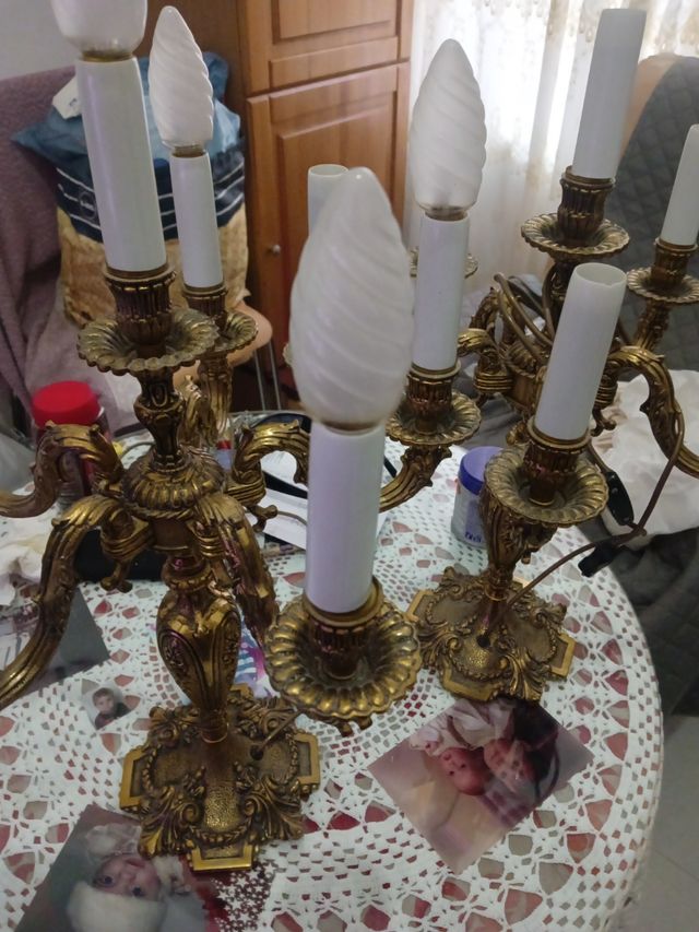 2 Candelabros de bronce