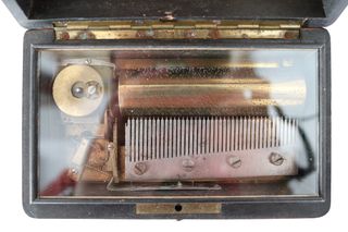 Caja de música antigua siglo XIX