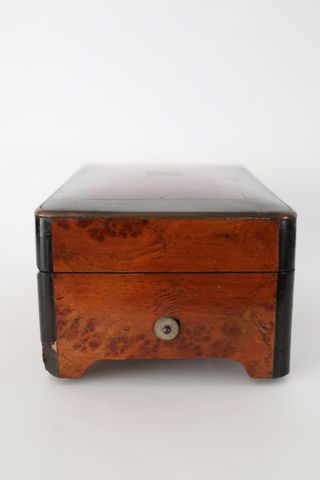 Caja de música antigua siglo XIX