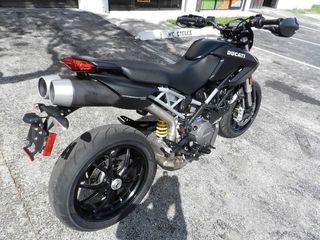 Alquiler moto Ducati en Barcelona