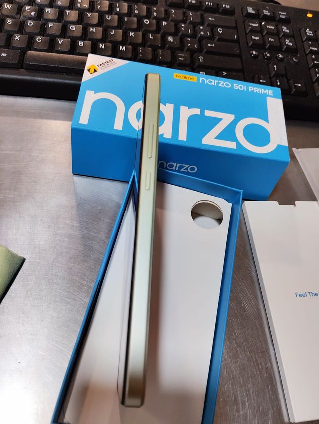 ➤ Nuovo telefono cellulare Realme Narzo 50i Prime.