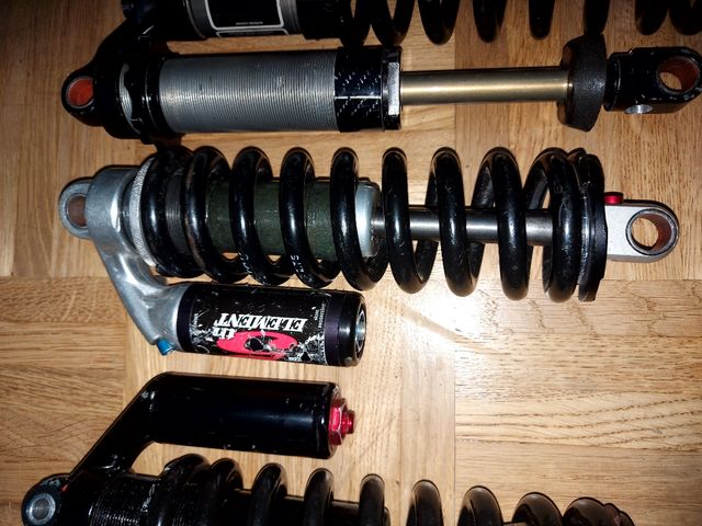 SUSPENSIONES DE MUELLE Y AIRE