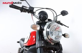 Alquiler moto Ducati Scrambler en Barcelona