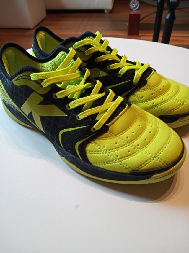 Zapatillas deporte nuevas Kelme. T40