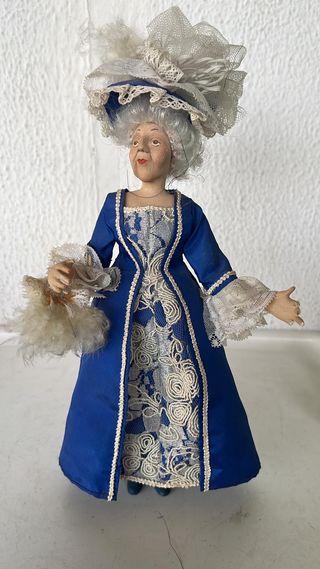 FIGURA SEÑORA MAYOR