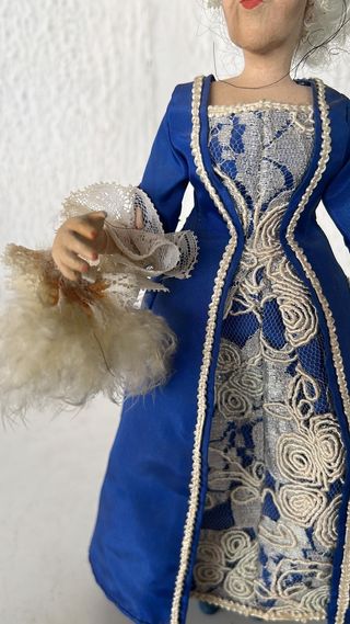 FIGURA SEÑORA MAYOR