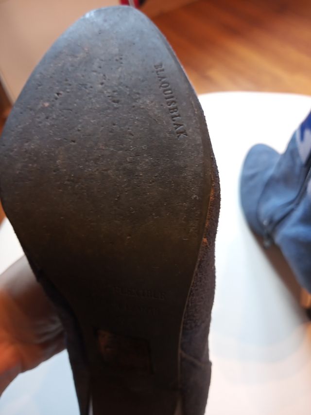 Botines tacón. Antelina azul.