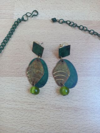 Collar y pendientes